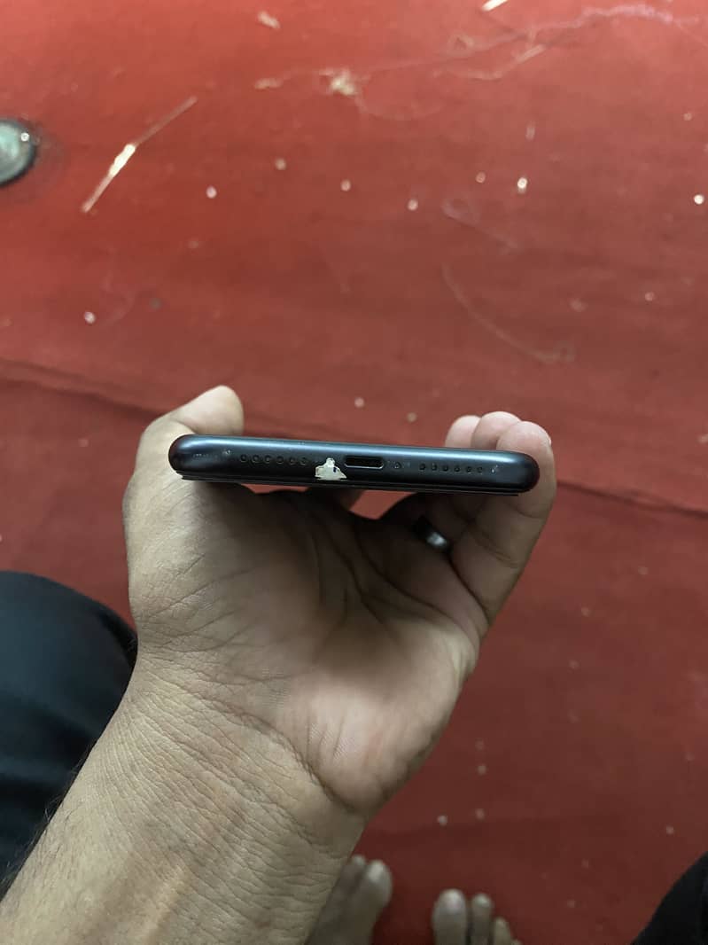 Apple iPhone 11 6