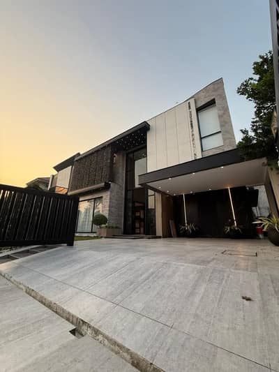2 KANAL ULTRA MODERN HOUSE FOR RENT FULLY FURNISHED