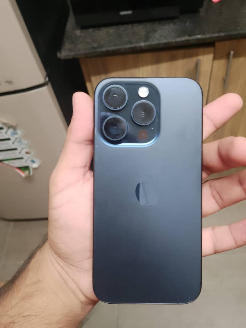 Apple iPhone 15 Pro 4