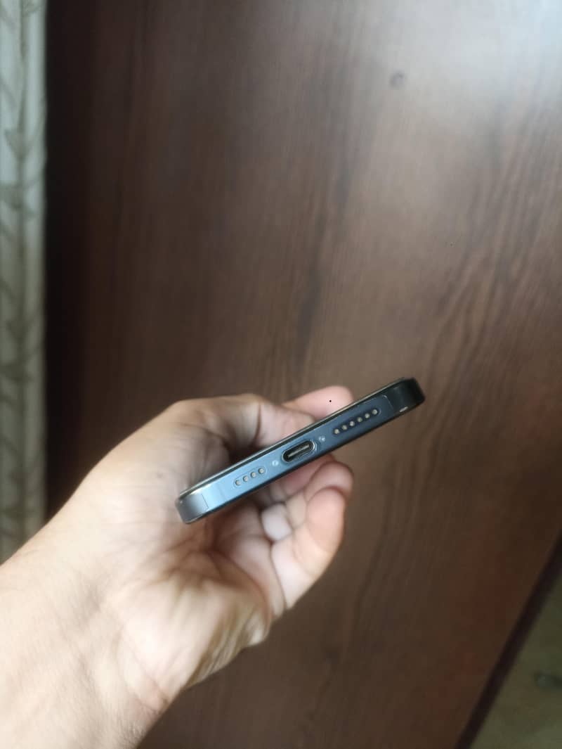 Apple iPhone 15 Pro Max 1