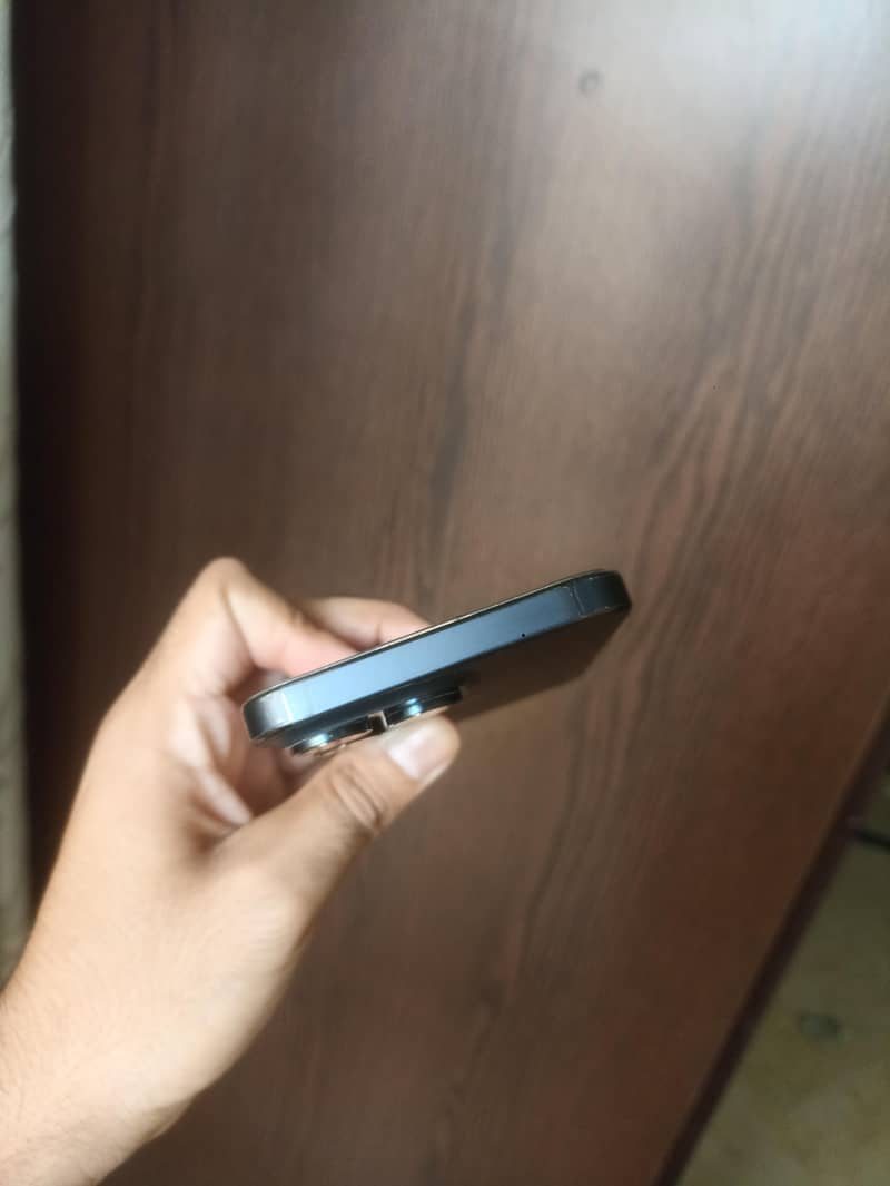 Apple iPhone 15 Pro Max 3