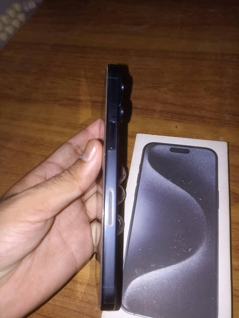 Apple iPhone 15 Pro Max 6