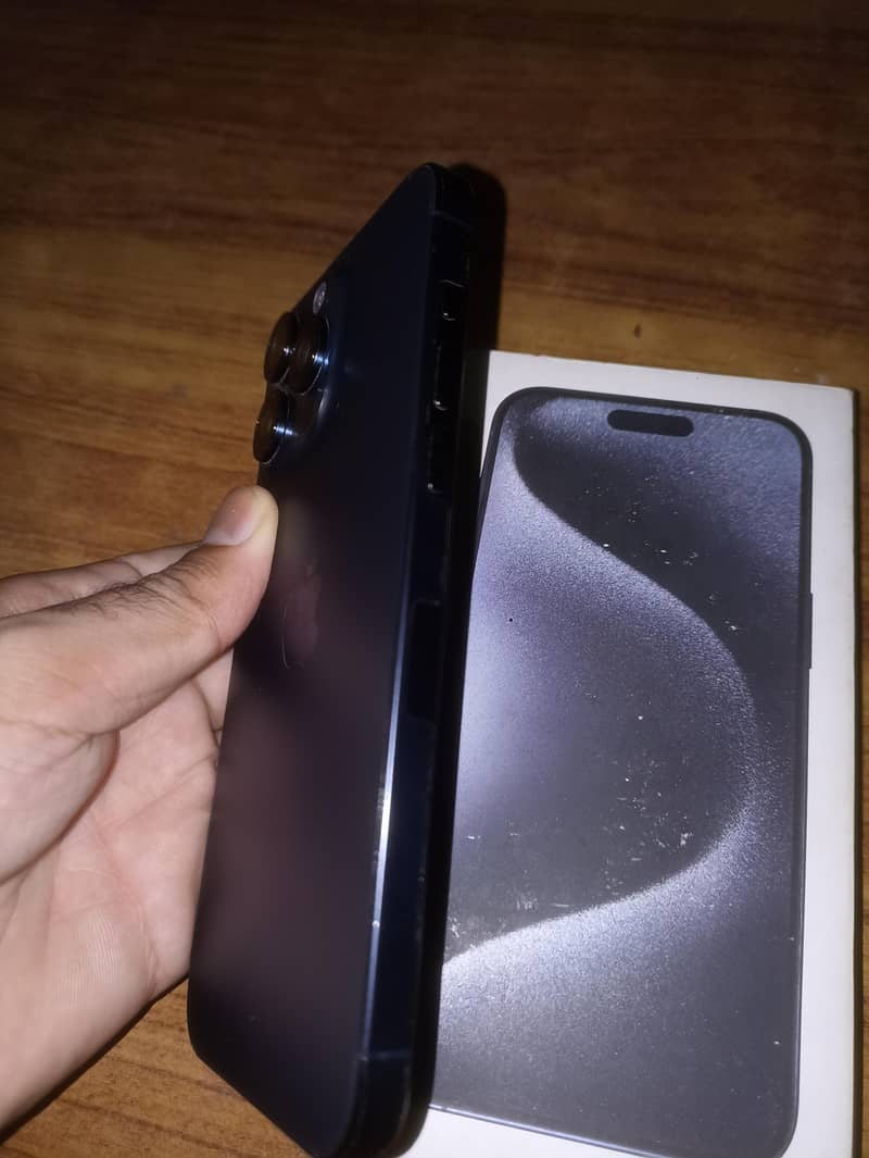 Apple iPhone 15 Pro Max 9