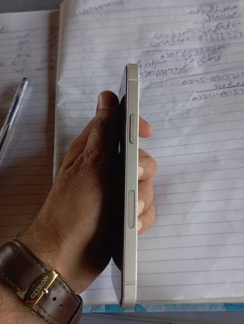 Apple iPhone 12 3
