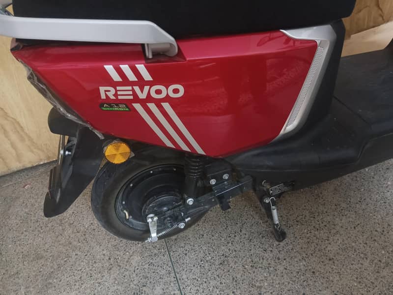 REVOO A12L 2