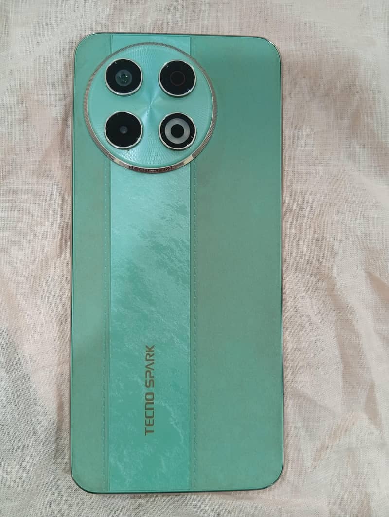 Tecno SPARK 30 Pro 1