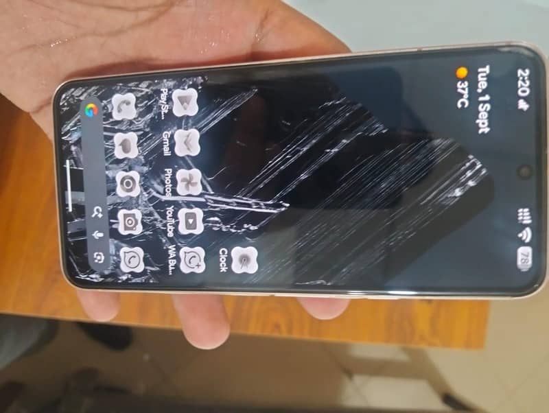 Google Pixel 8 2