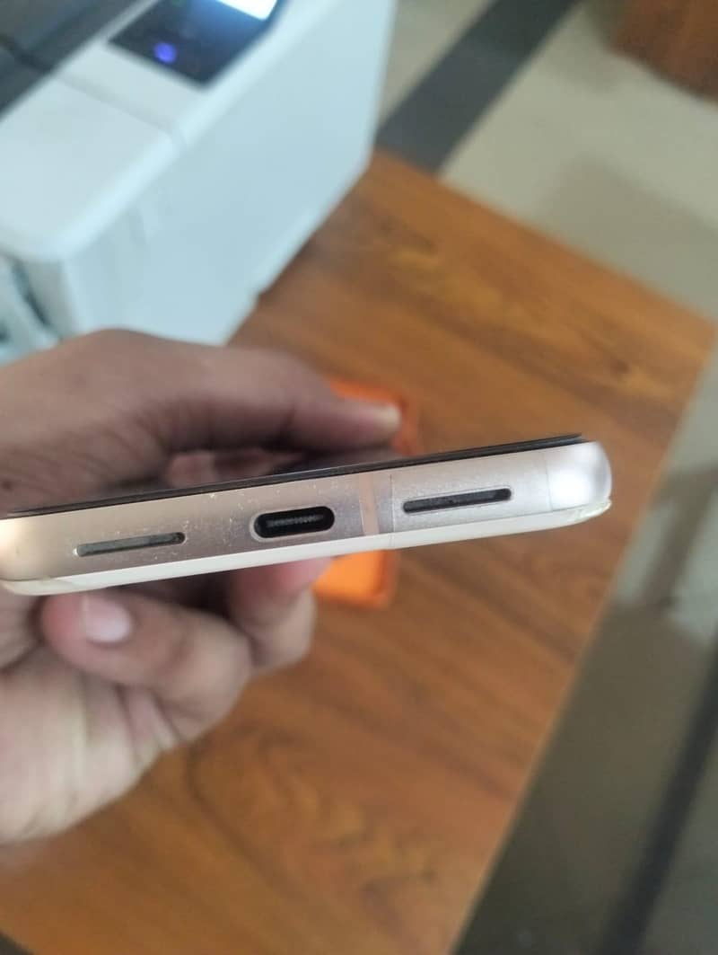 Google Pixel 8 5