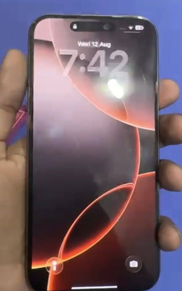 Apple iPhone 16 Pro Max 1
