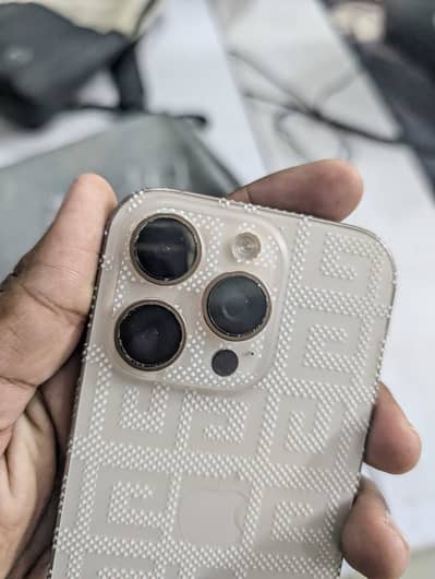 Apple iPhone 16 Pro Jv