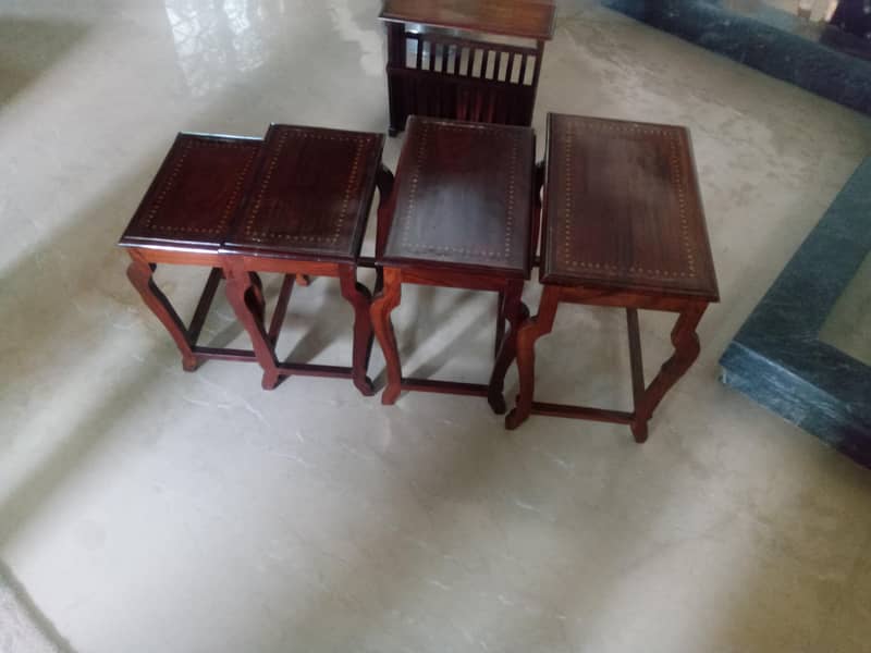 Nesting table set 3