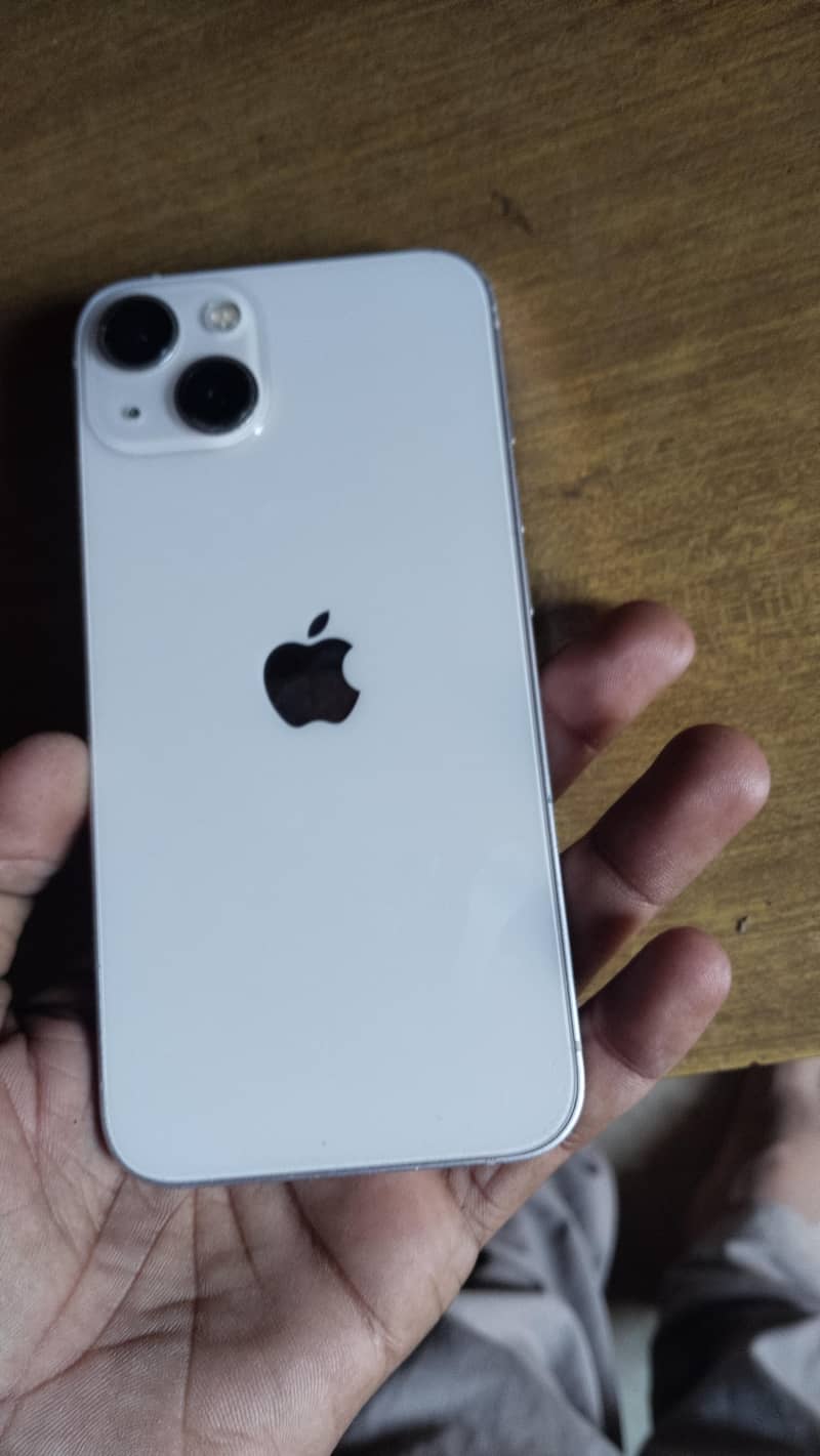Apple iPhone 13 8