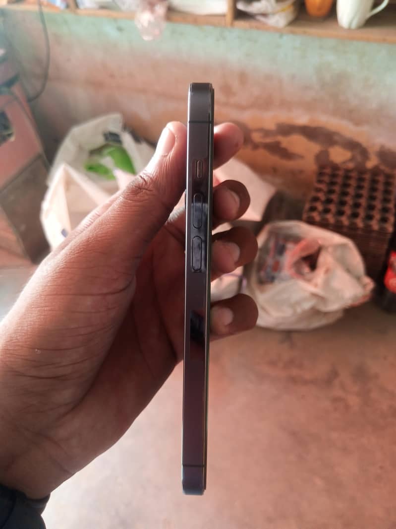 Apple iPhone 14 Pro 3