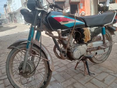 sel mai cg 125 engune ok he bade ap ke samne jis bhi ko samaj aye rabt