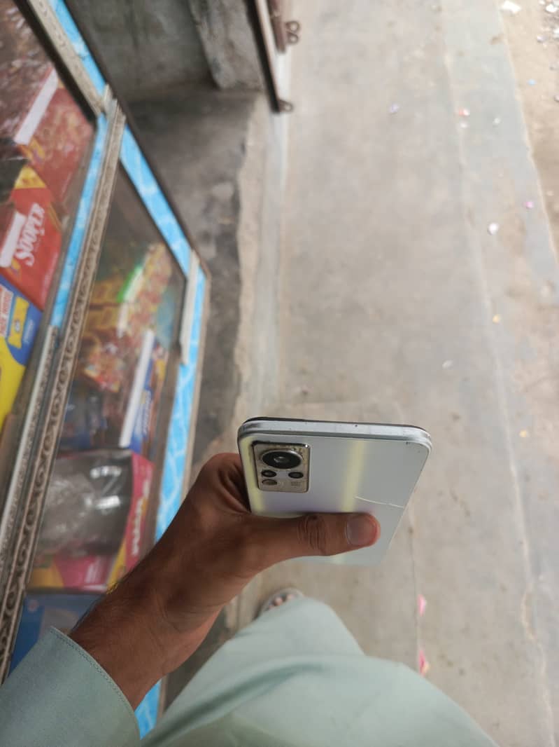 Infinix Note 11 1