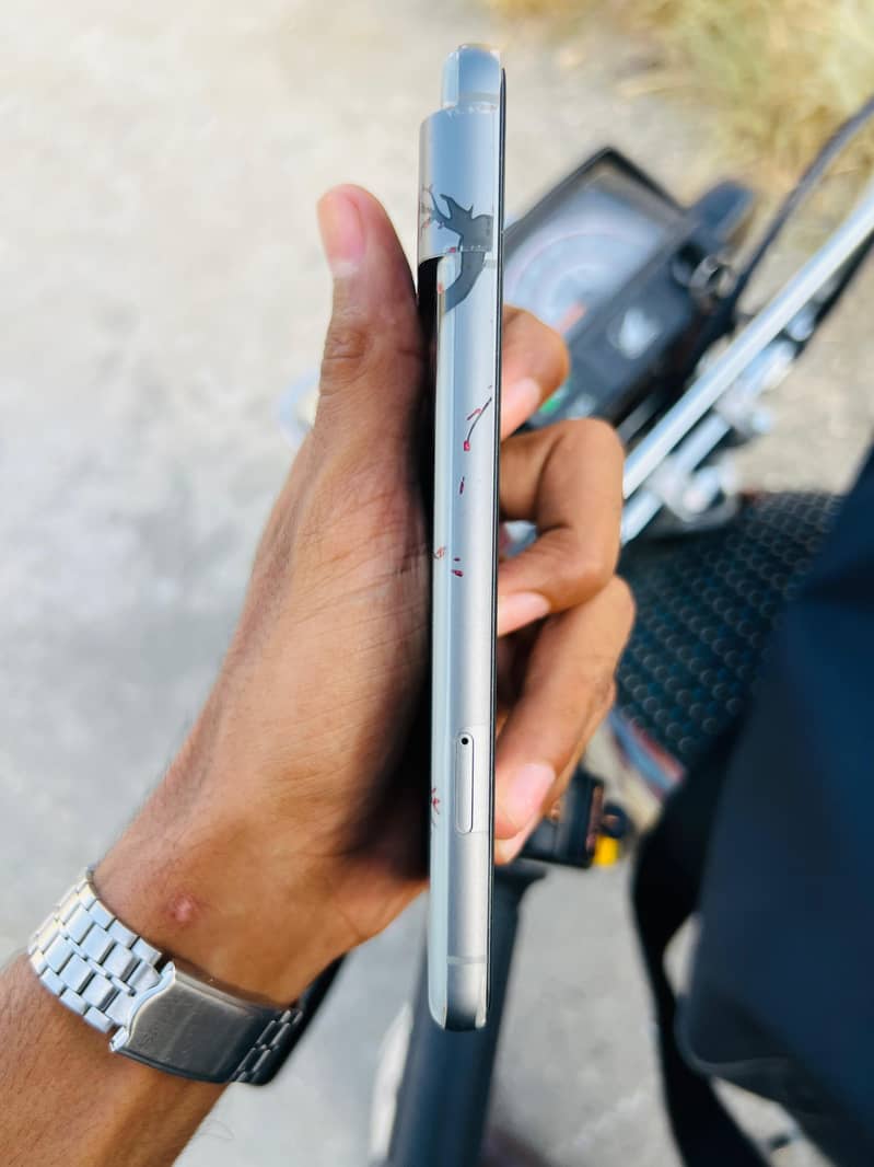 Google Pixel 8 2