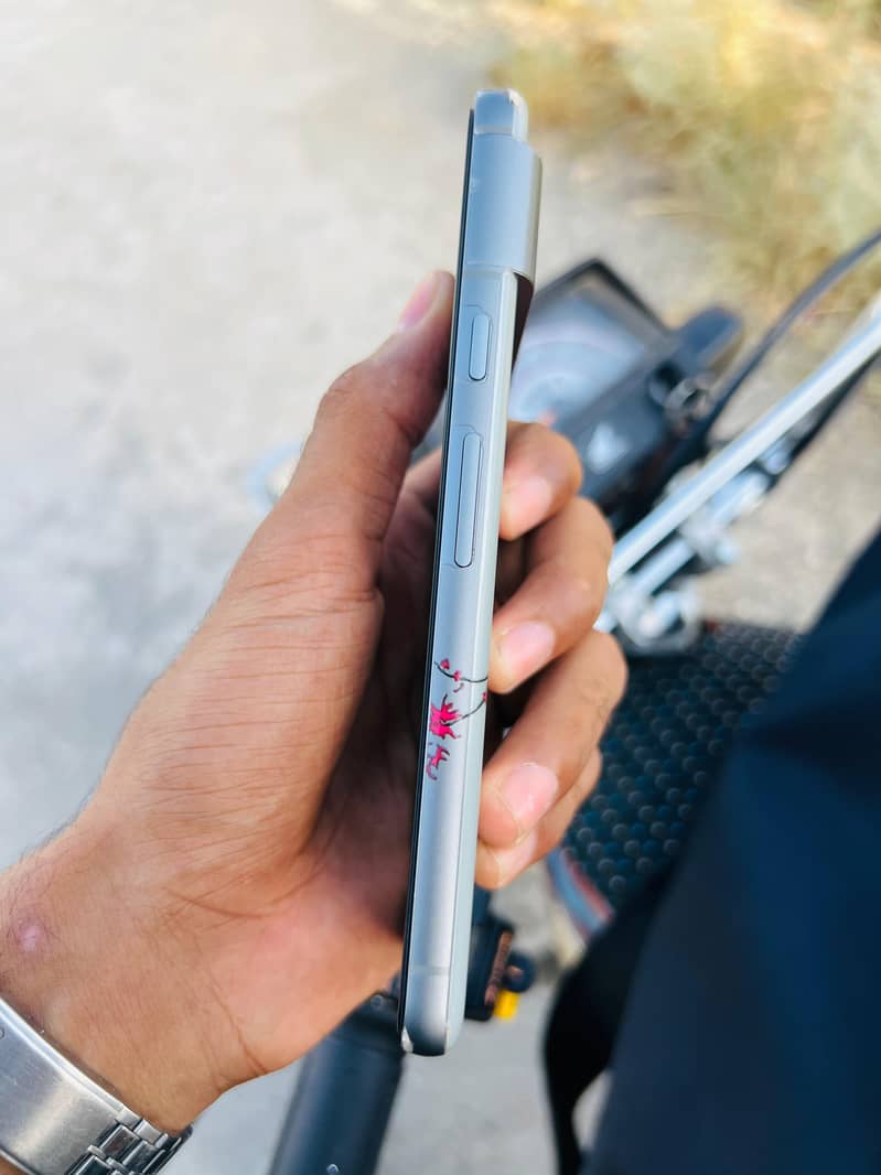 Google Pixel 8 3