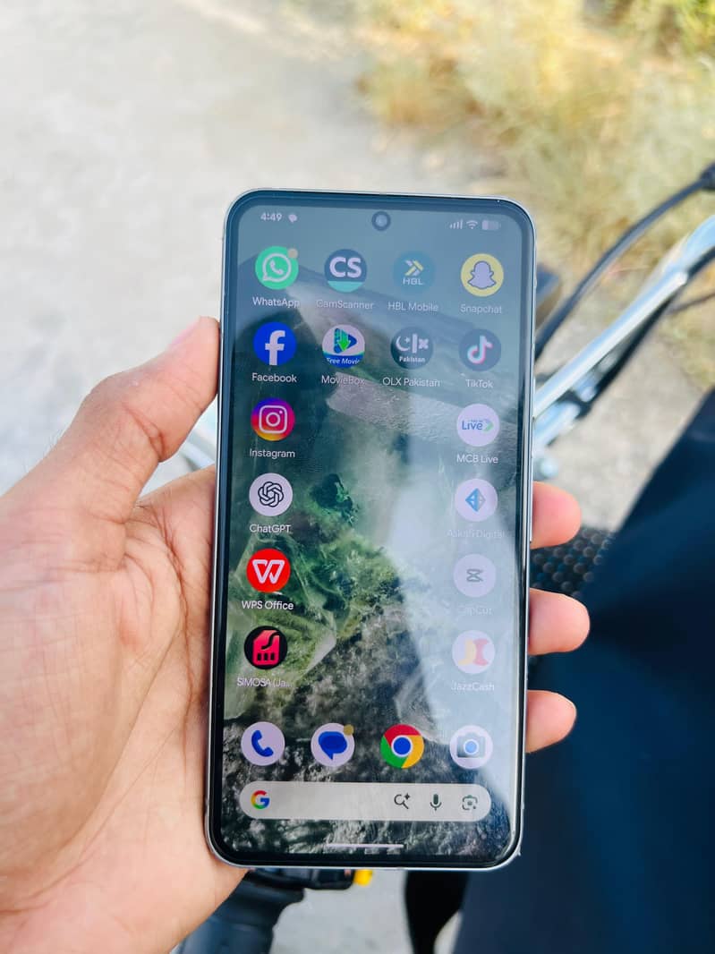 Google Pixel 8 4