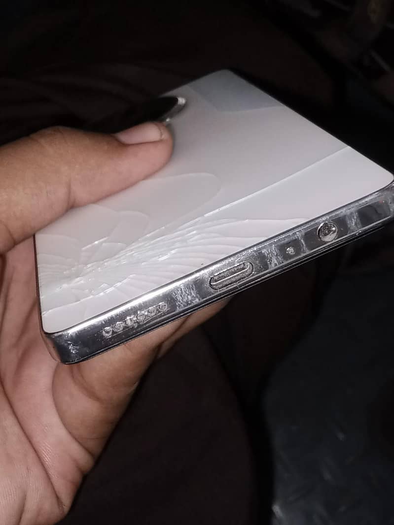 Tecno CAMON 30 4