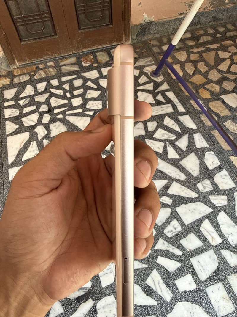 Google Pixel 8 2