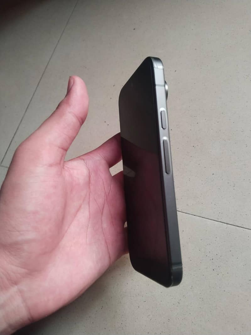 Google Pixel 9 4