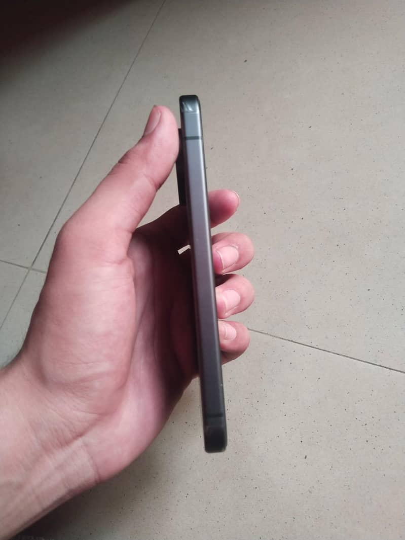 Google Pixel 9 5