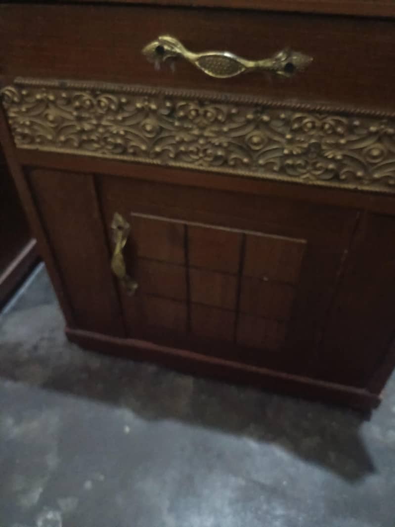 dressing table 0