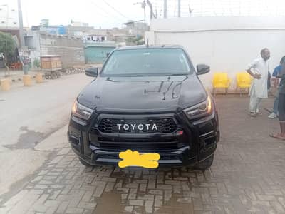 Toyota Hilux 2019 brand new car just 1 back fendor touchups