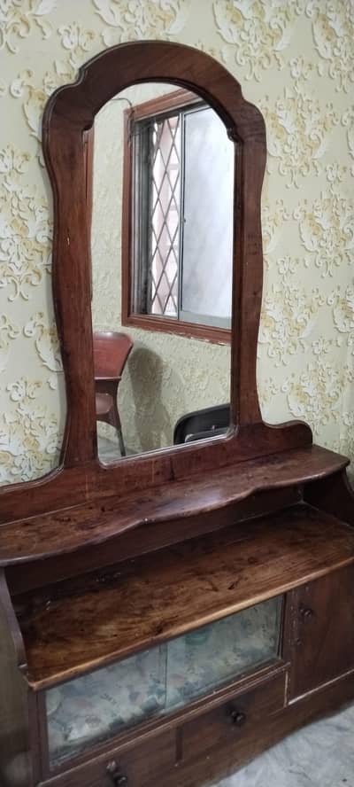 dressing table
