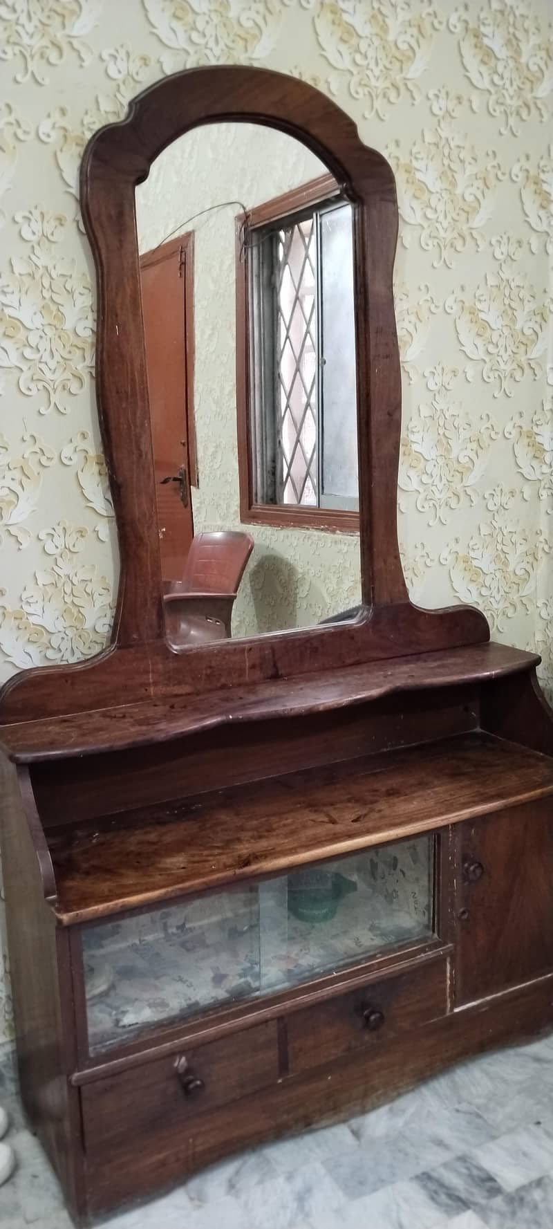 dressing table 2