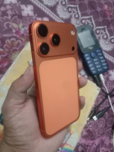 Apple iPhone XR Convert 17 Pro