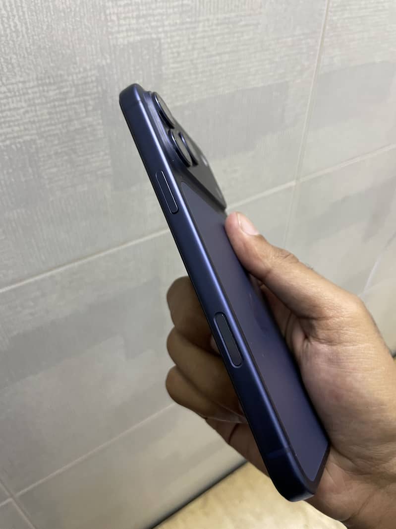 Apple iPhone 17 Pro Max 2