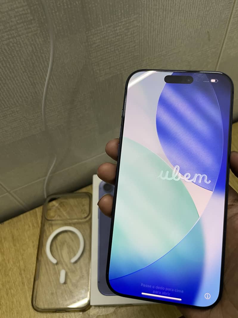 Apple iPhone 17 Pro Max 4