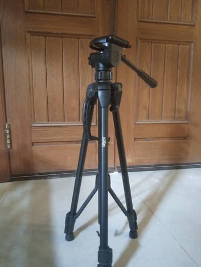 Icon tripod stand