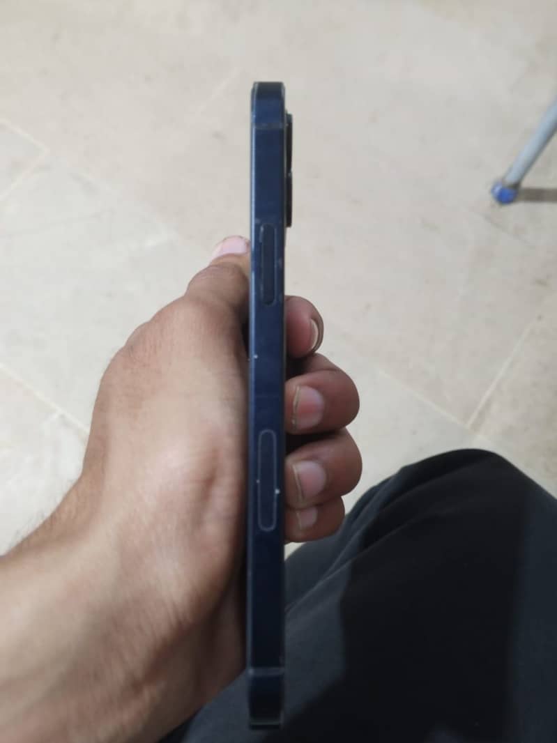 Apple iPhone 12 1
