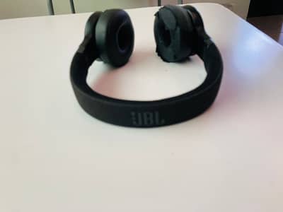 JBL Live 670 NC.