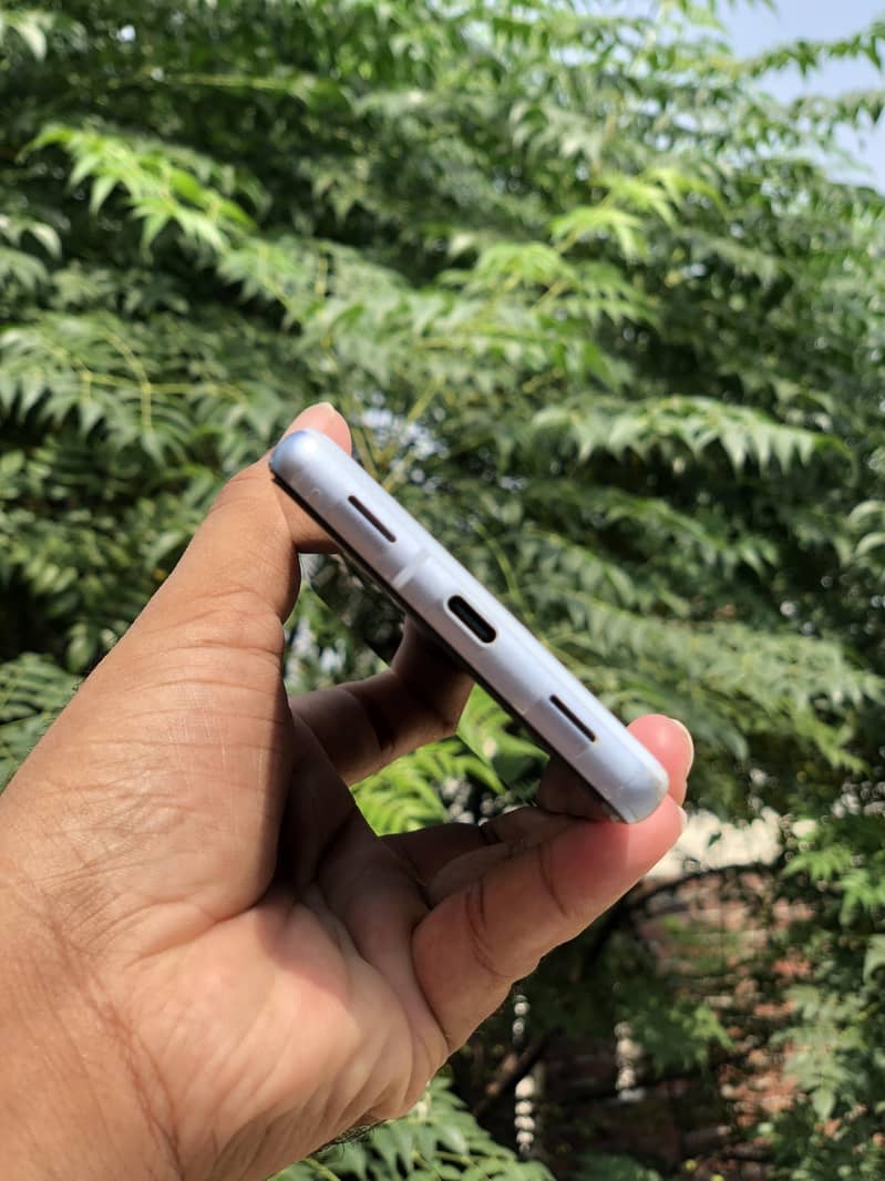 Google Pixel 7a 2