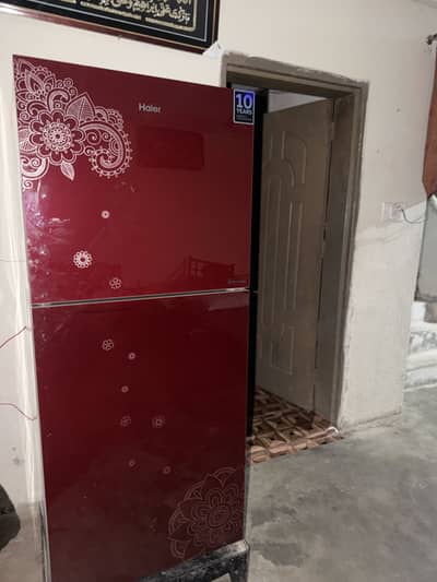 Haier HRF-345 Glass Door Fridge 9/10
