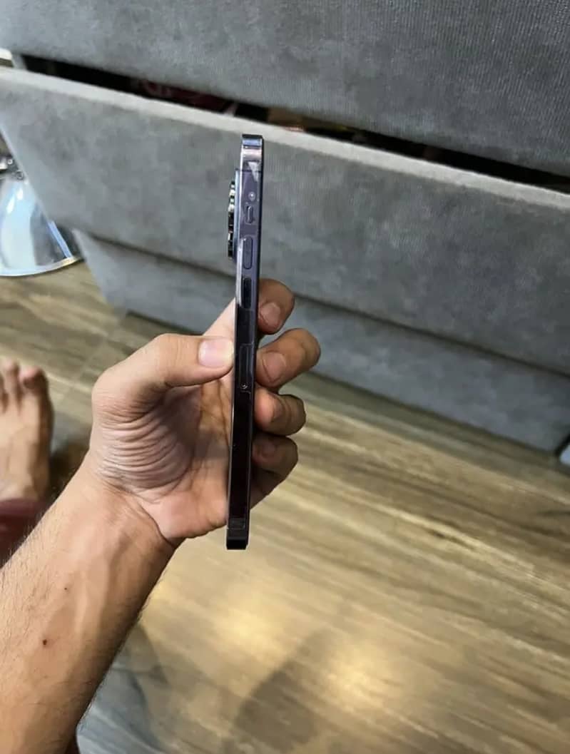 Apple iPhone 14 Pro Max 3