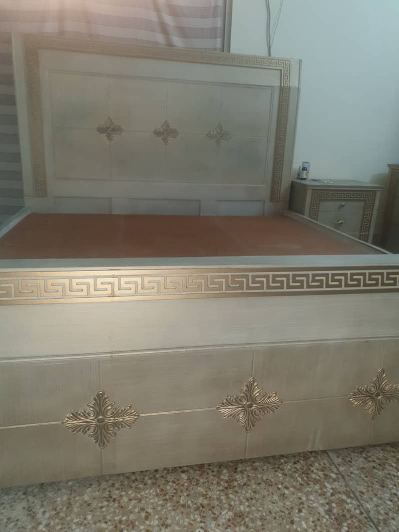 Double bed 0