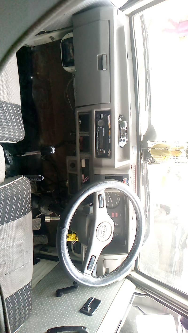 Suzuki Bolan 2011 1