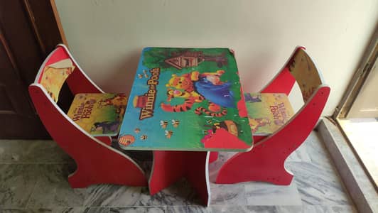 Kids table and chairs