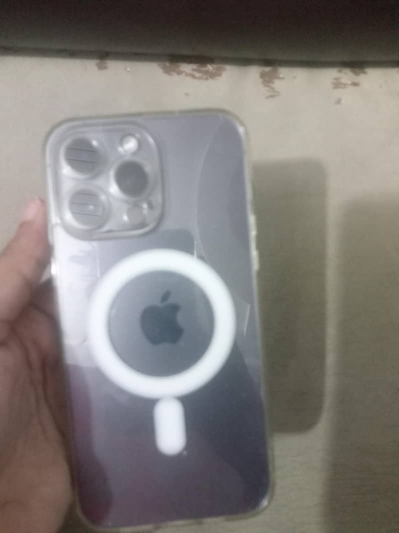 Apple iPhone 14 Pro Max 0