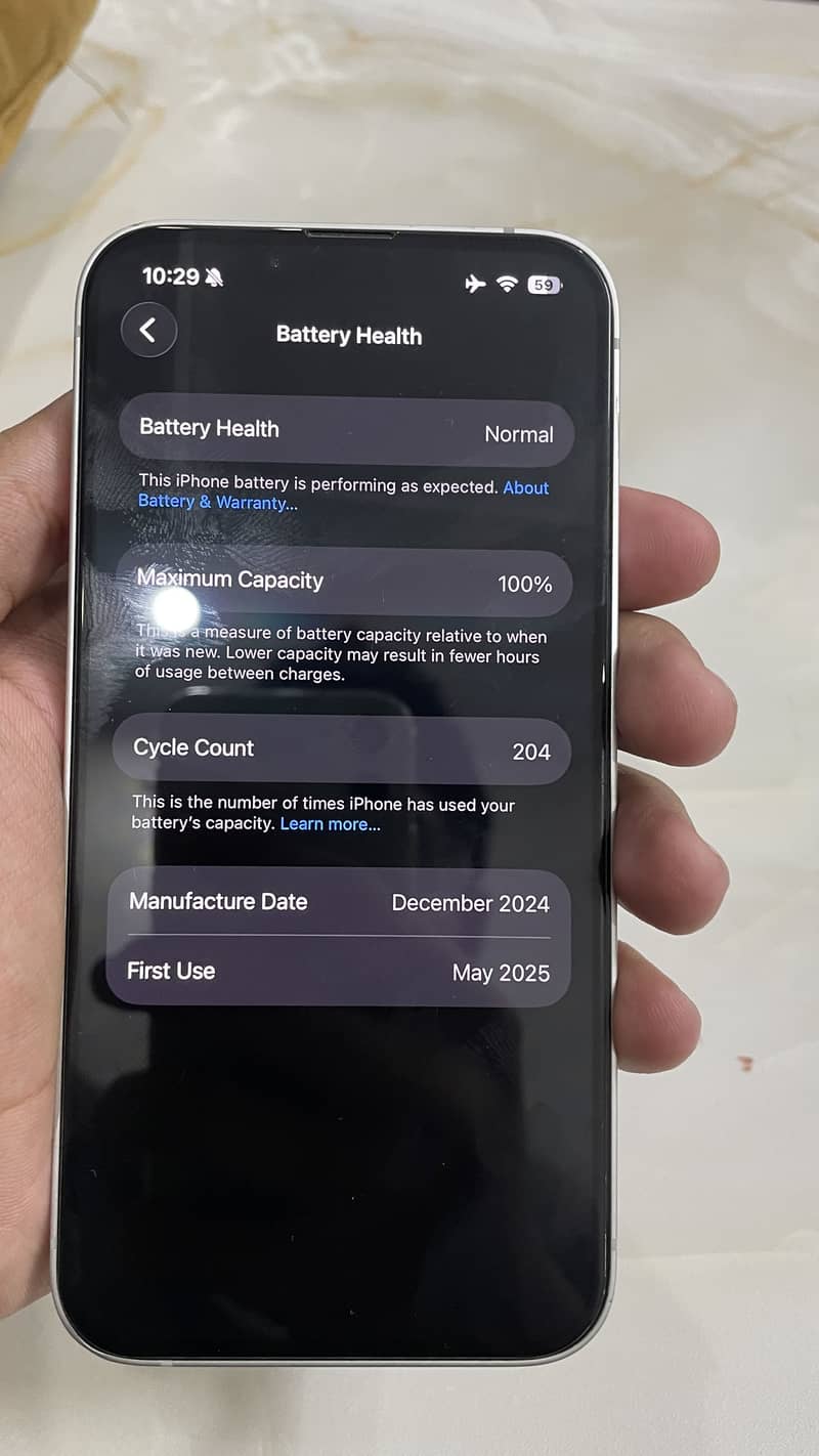 Apple iPhone 16e 2