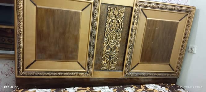 King Size Bed with Mattresse Condition 8/10