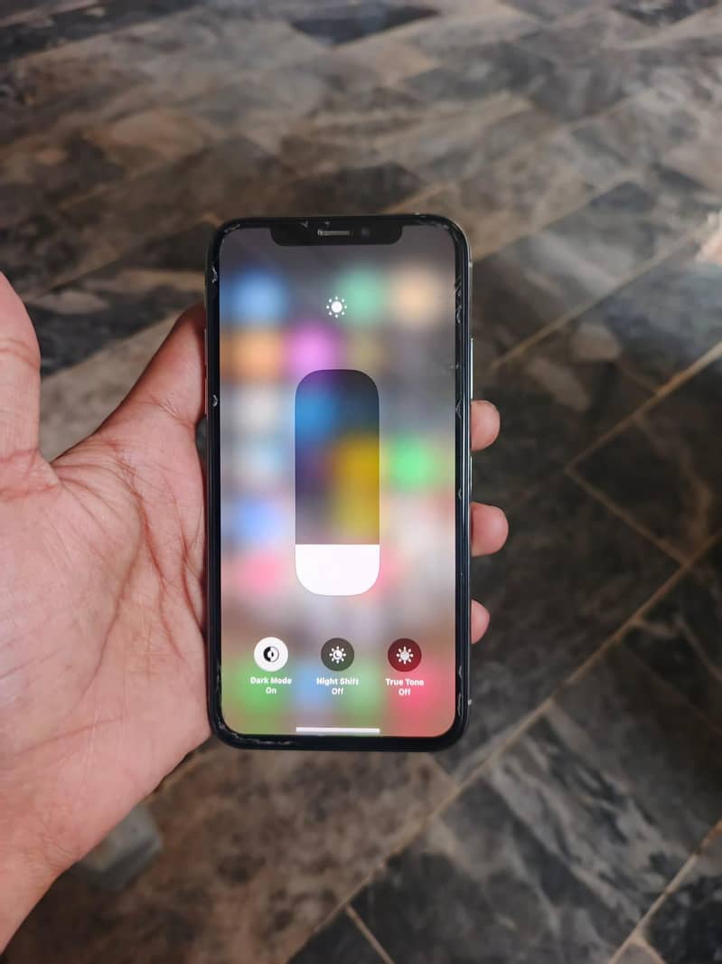 Apple iPhone XS 3