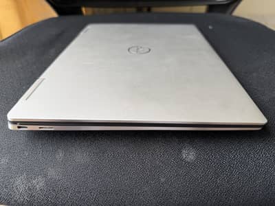 Dell XPS 7390