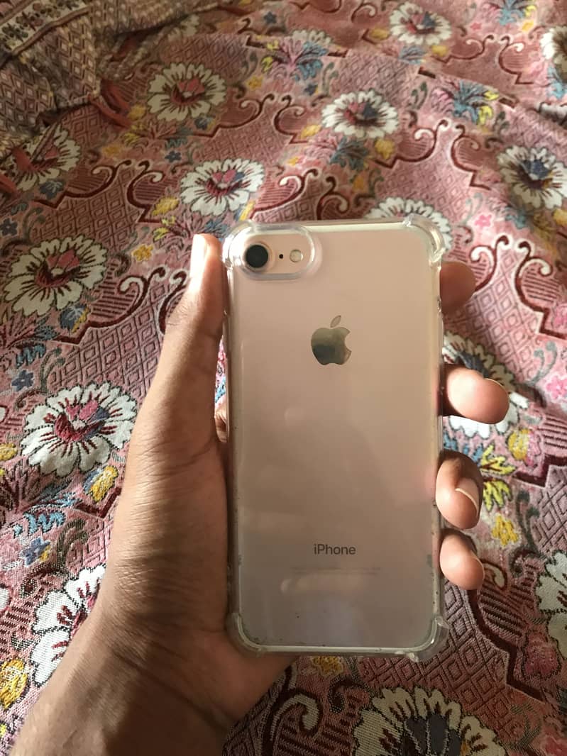 Apple iPhone 7 1