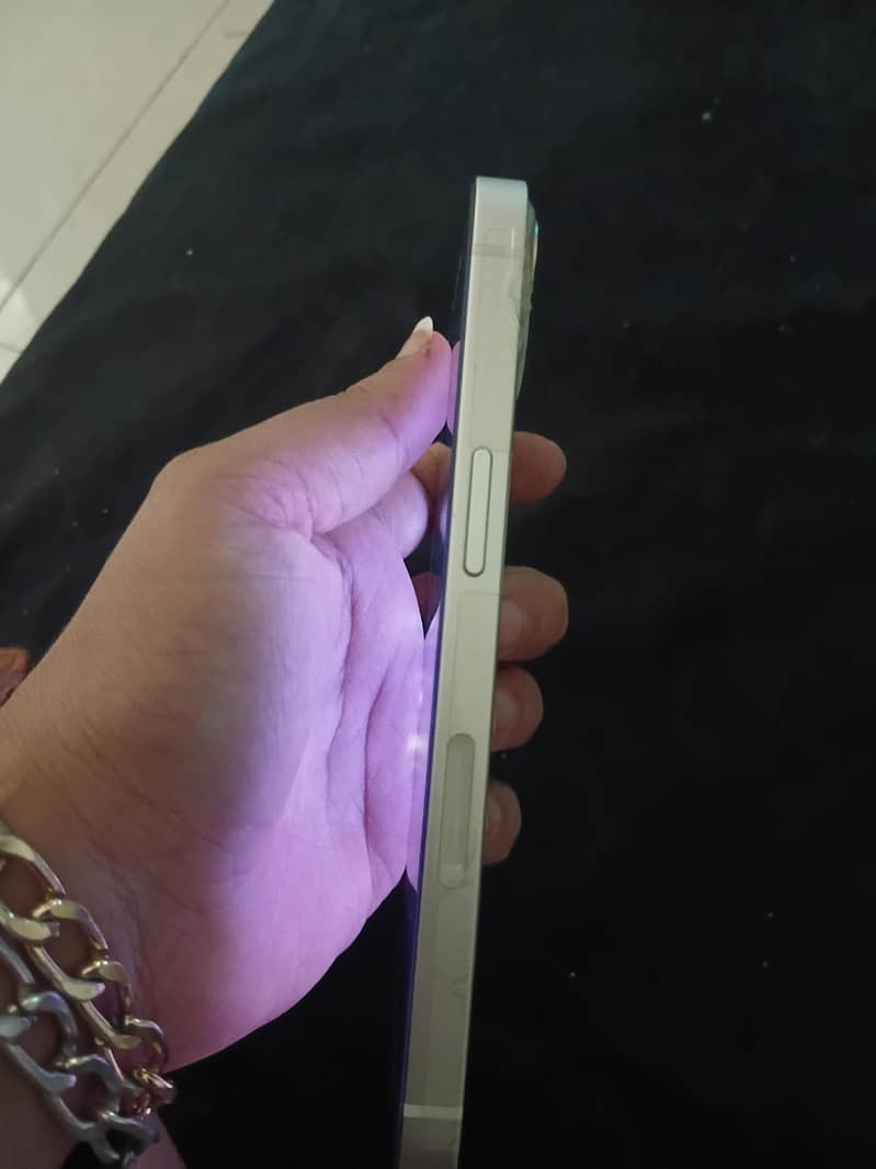 Apple iPhone 13 1