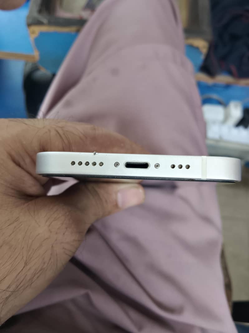 Apple iPhone 12 3